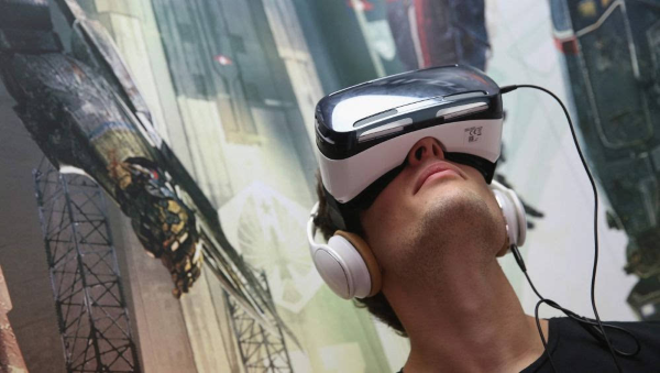 如何利用VR交互技术改变我们的日常生活