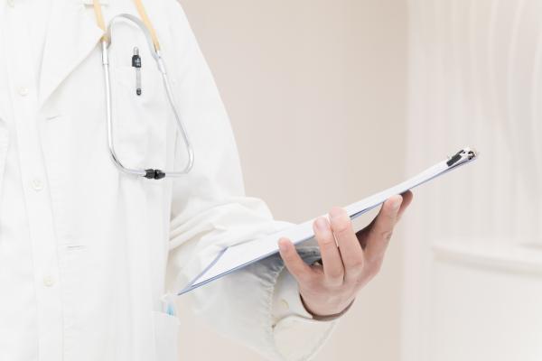 1762478246917761.jpg 摄图网_500313251_认真写文档的年轻医生特写(仅交流学习使用)(1).jpg